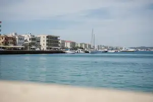 Larnaca, Cyprus: a vibrant airport hub with stunning beaches & easy day trip access for memorable travel experiences