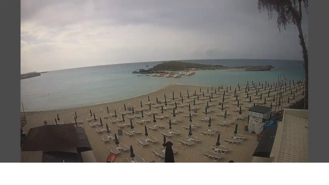 Webcam snapshot from :city — May 3, 2026 06:00