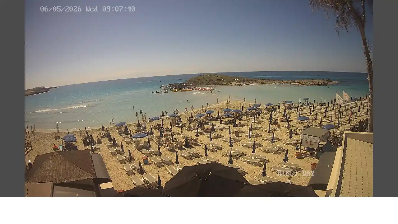 Webcam snapshot from :city — May 6, 2026 07:00