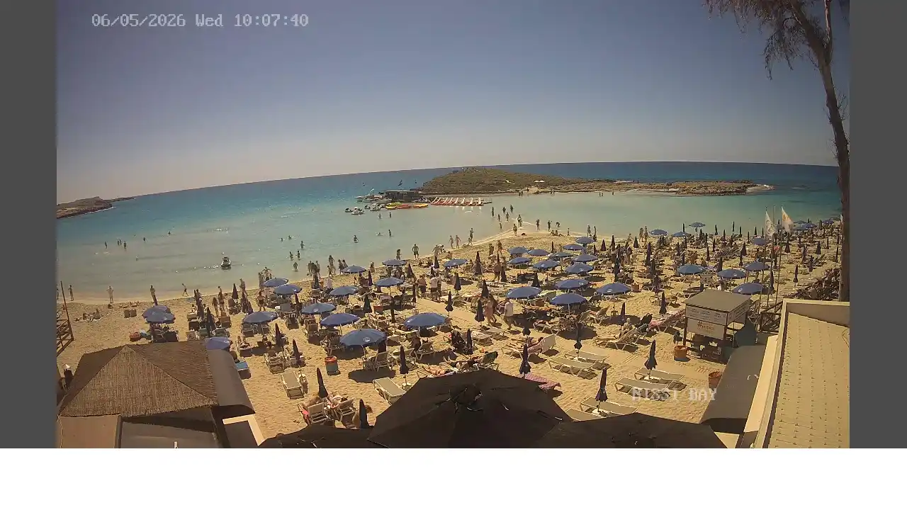 Webcam snapshot from :city — May 6, 2026 08:00