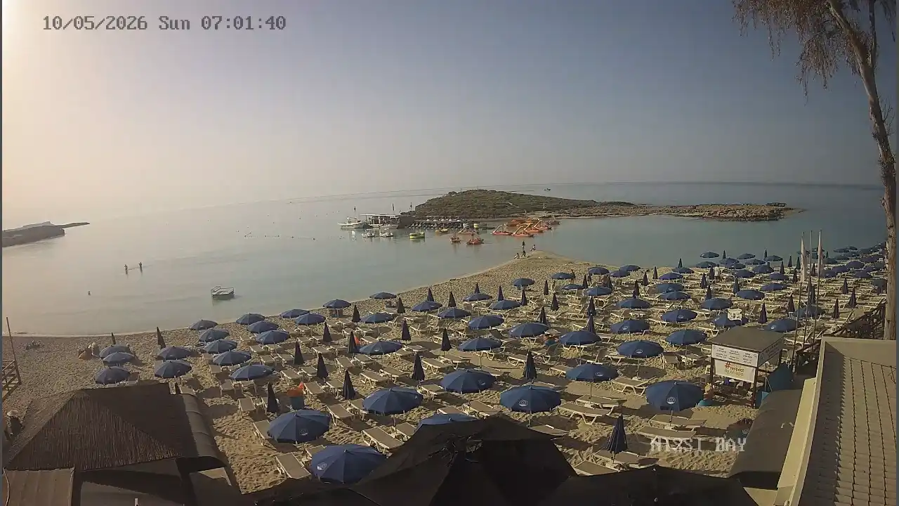 Webcam snapshot from :city — May 10, 2026 05:00