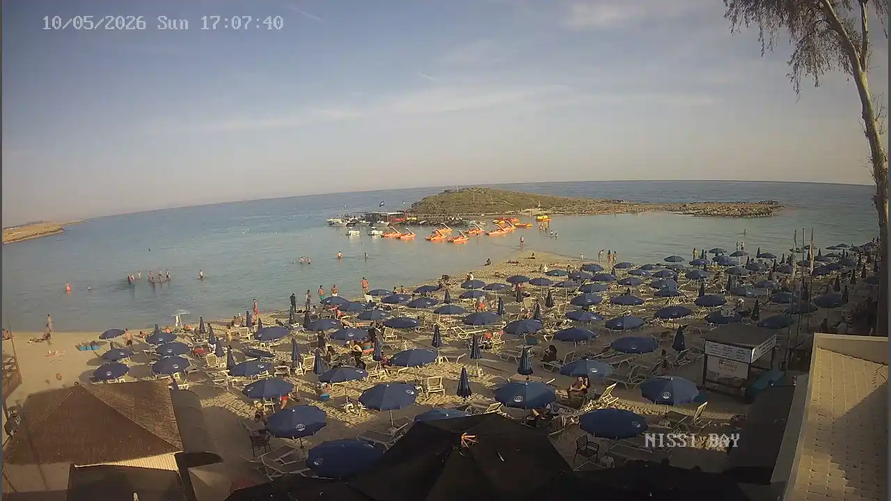 Webcam snapshot from :city — May 10, 2026 15:00