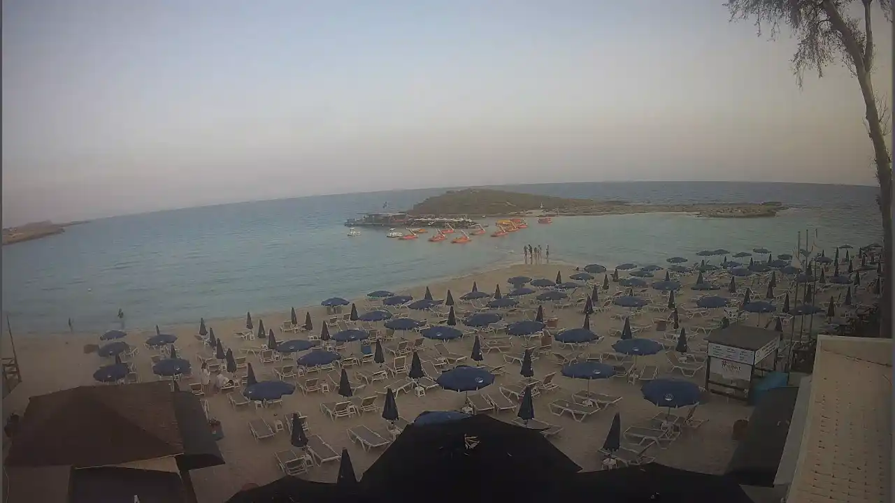 Webcam snapshot from :city — May 12, 2026 16:00