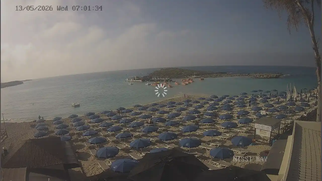 Webcam snapshot from :city — May 13, 2026 05:00