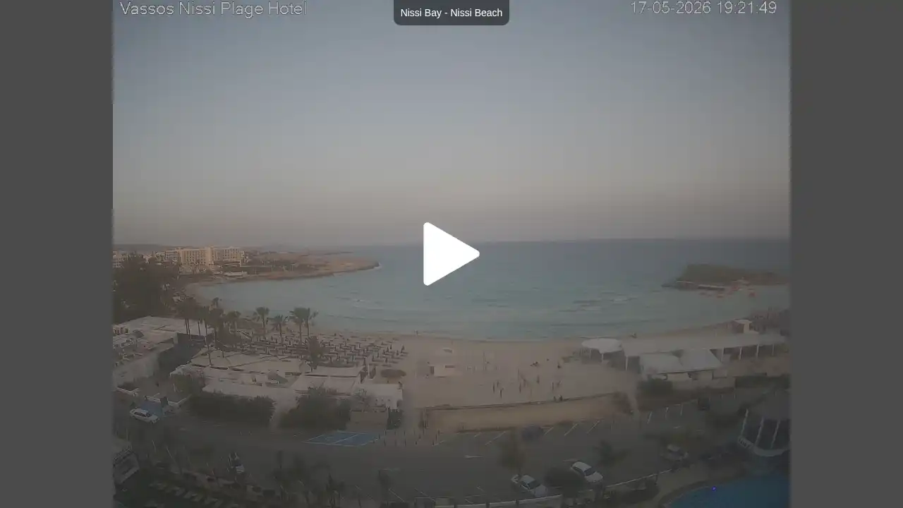 Webcam snapshot from :city — May 17, 2026 17:00