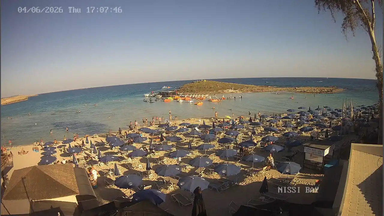 Webcam snapshot from :city — June 4, 2026 15:00